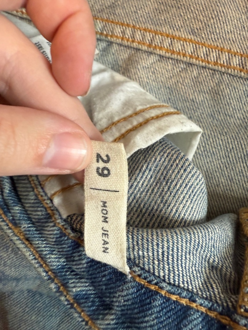 Pacsun Jean- 29 Mom Jean- the most flattering color of pants - Picture 4 of 4